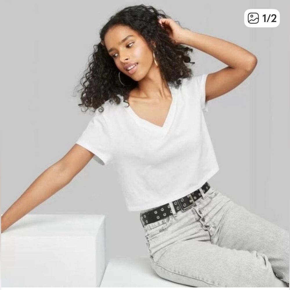 Women’s T-shirt White V-Neck Cropped Top size S.
